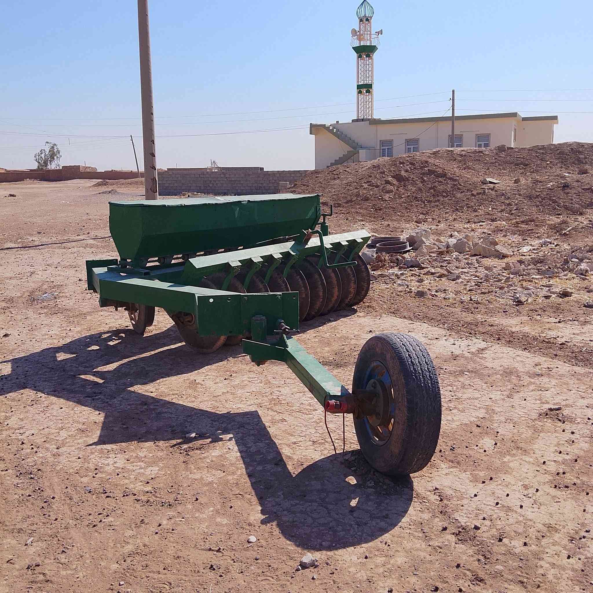 دسك تسعه للبيع في قريه ابو نخيله جنوب الموصل ***********
