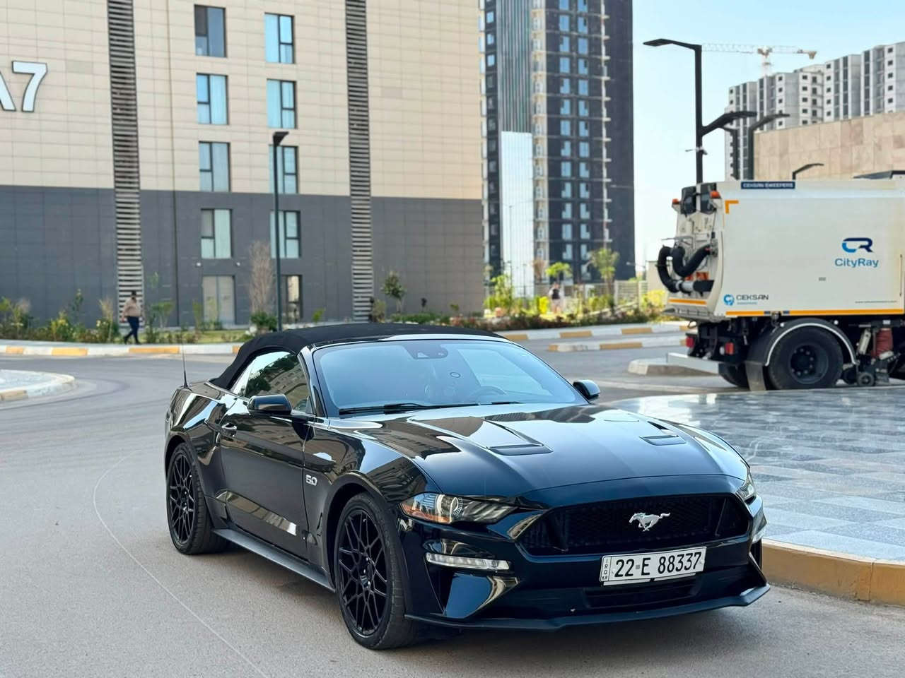 2021 gt فورد موستانك
فول  مواصفات1/1  للاخير   دجتال  داخل جلد   اكتف   ترحيب  شكو مواصفات بالموستنك موجودة بيها  و  قطعة واحد صبغ  فقط بدوون ايرباك السيارة 
   (نص جاملغ خلفي  الصبغ )
ماشية 35  الف  ميل فقط . ‎السياره كلها بلادية
عليها  هوائيات  وبرمجة  من عمان مو بالعراق برمجتها  وكلش قوية و معروفة بنظافتها .وبيها كواتم اكتف  تطفي من يمك الصوت  الاصلي مو مال بغداد.
حادثها موضح بالصور  بدون لغد بدون شاصي   بجم  كبس  علما  ان البوب راجعة وكالة نفس اللون    بدون صبغ  فقط الجاملغ  خلفي نصة مصبوغ   فقط  بدون دواخل ومحرك وتبريد وصدر  مكفولات وجديدات  رقمها اربيل  هزة  جديدة وسنوية   تحويل مباشر مني  ورقم   جديد لل2030 والسيارة   سعرها 210  ورقة وبيها مجال بسيط   نزلت  سعرها   مراعاة  للسوك  والوضع   والسيارة نظيفة و متعوب عليها  متتقارن بالمهجومات 🖤

*********** سجاد الخفاجي  مكاني زيونة او يرموك
