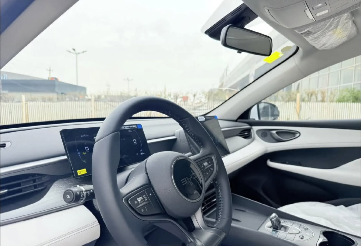 BYD سيل 5 
2025
55 كيلو بل شحنه 
ويل اسود 
داخل ابيض 
ماشيه 180 كيلو فقط يعني زيرو 
مرقم نينوى 
السياره موجوده بل موصل 
السعر 21 مليون و 500 
للاتصال على الرقم 

***********
***********
