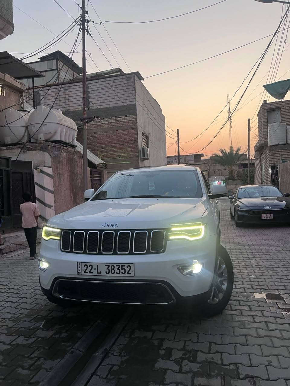 السلام عليكم  جيب لاريدو خليجي موديل ٢٠١٤ سياره احلاه من الصور مابيها نقص كلها ع شركه بعدهي موصفات  لاريدو كراسي جلد كهرباء فتحة سقف بصمه تشغيل شاشة كبيره تحكمات ستيرن حساس خلفي فور ويل كامره دواره اشاير بلامري  شفتات سرعه تبريد ثلج بصمة ابواب محرك ٦سلنر مكينه كير حداديه تخم تاير كل كفاله السياره بيها ب العراق ربع جاملغ وبنيد صبغ بدون حادث بدون ايرباك شرط السونار والتحويل فقط رقم اربيل  سنويه جديد ٢٠٣٠ داخل عسلي منضومت زنون عالي ناصي  السعر ١٩٥وبيها مجال حك الجيه *********** مكان السياره بغداد
