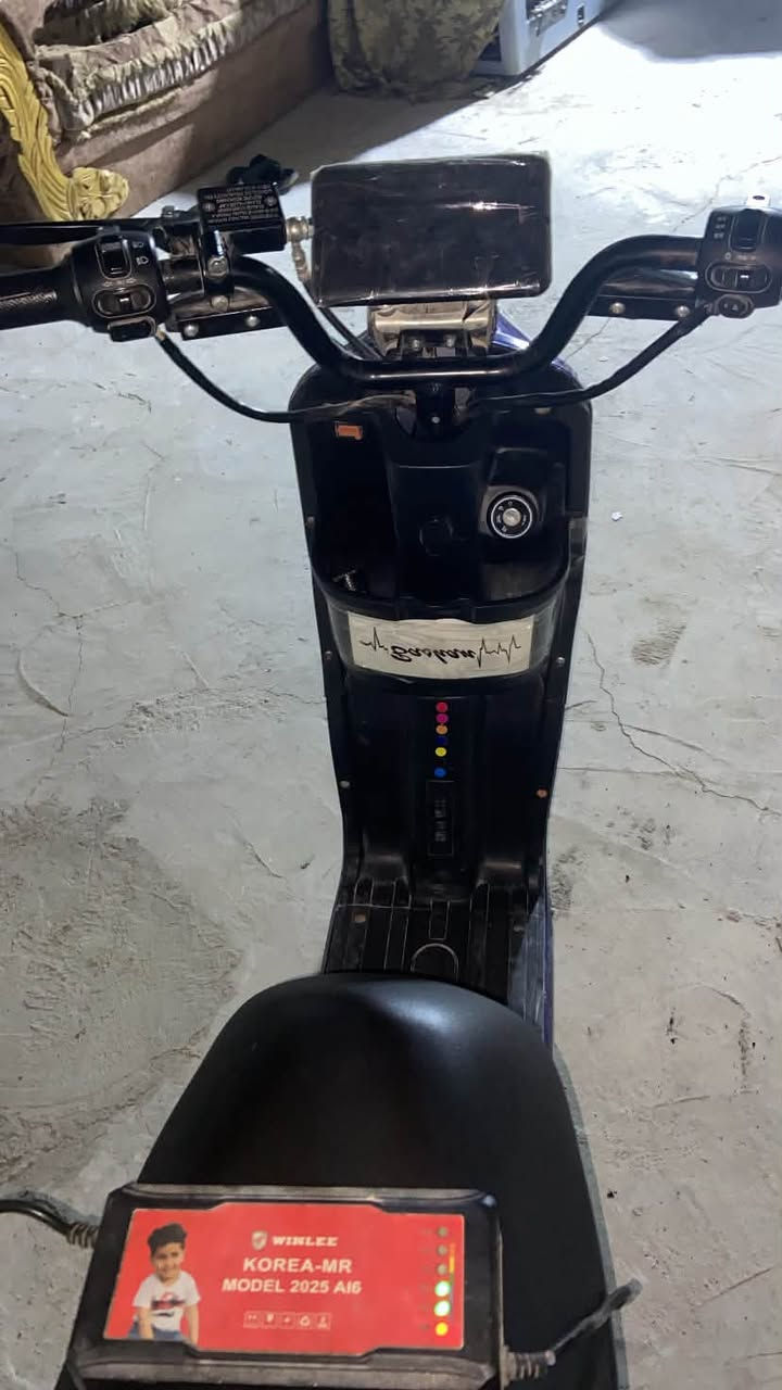 دراجه R9 نقصها بس اشاير وباقي الدراجه بلحقيقه احلى من تصوير نضافه95‎%‎  كهربائية كامله شغاله  بطاريات جدد  السعر 400وبيها مجال للشراي…الرقم 
***********
