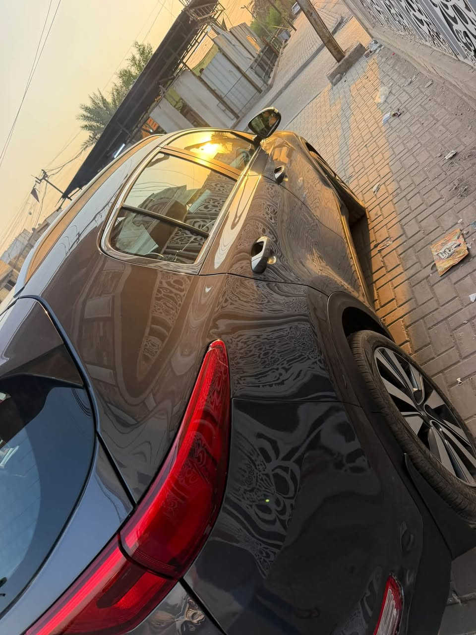 السلام عليكم
كيا سبورتج موديل ٢٠١٨ خليجي فول مواصفات بيها صبغ باب خلف السايق وبيها بارد باب خلف الصدر وبارد شويه حتفه البنيد وباقي السياره كفاله ماشيه ١٤٠ كيلو السياره فول مراصفات واحد عله واحد مكينه كير كفاله بأسمي شخصيا تحويل مباشر 
الاتصال ***********
السعر ١٥٤ مجال بسيط
