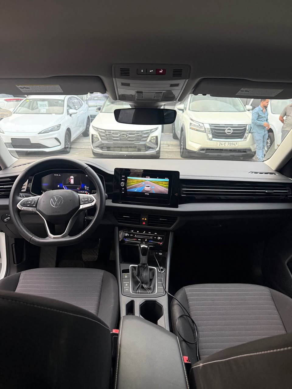 Volkswagen Jetta 2025 
جيتا موديل 2025 
مواصفات S 
صبخ جملخ و باب بدون دواخل ايرباك ستيرن سيستم
ماشية 9 الف كير محرك رادار بشرط 
السعر 150 ورقة شوية مجال 
***********☎️ دهوك, العراق
