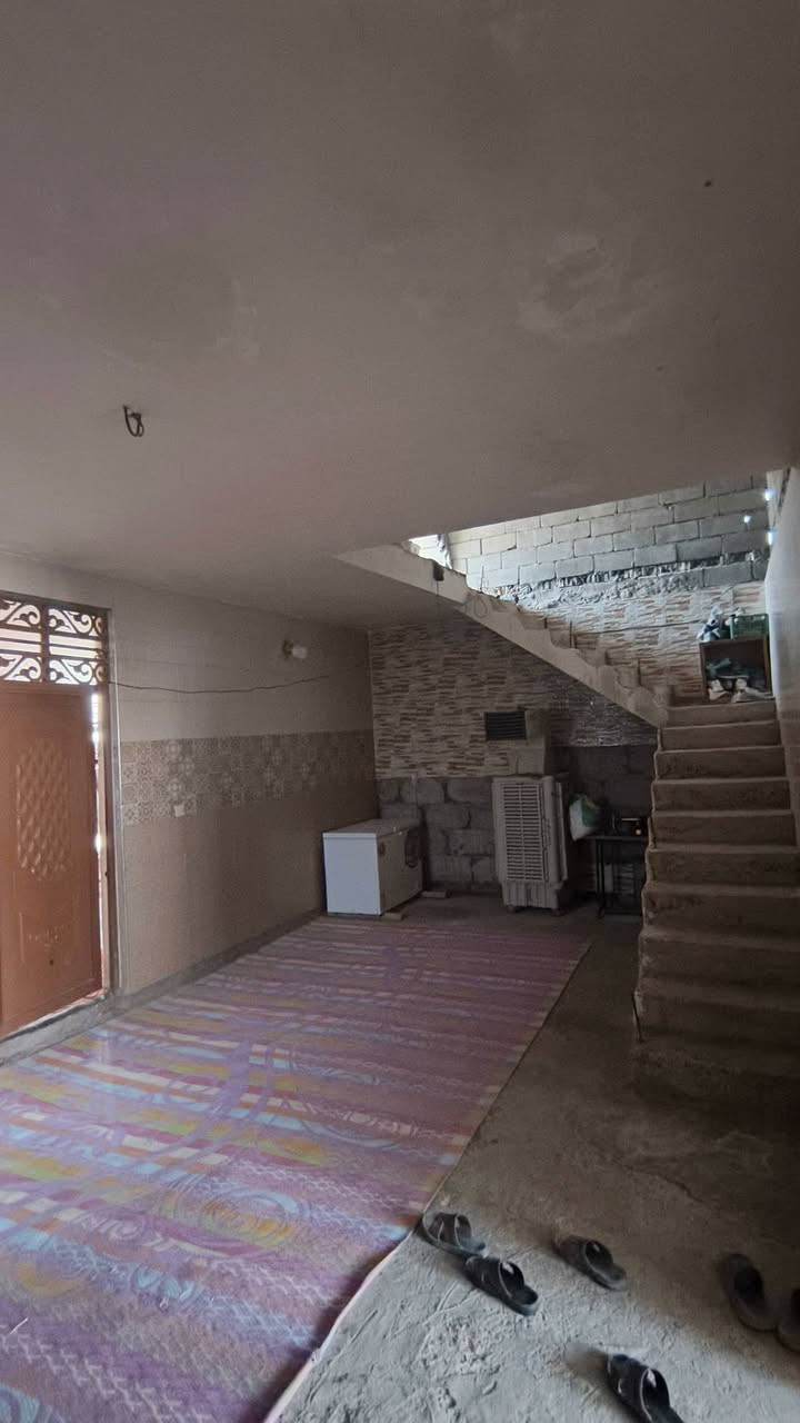 سلام عليكم بيت للبيع 200متر أمانة مصفر
استقبال ✅
مطبخ ✅
صاله ✅
حمام ✅
غرفتين نوم ✅🤩
طابق واحد بناء مسلح بلوك 
. السعر 60وبي مجال لتواصل ***********

