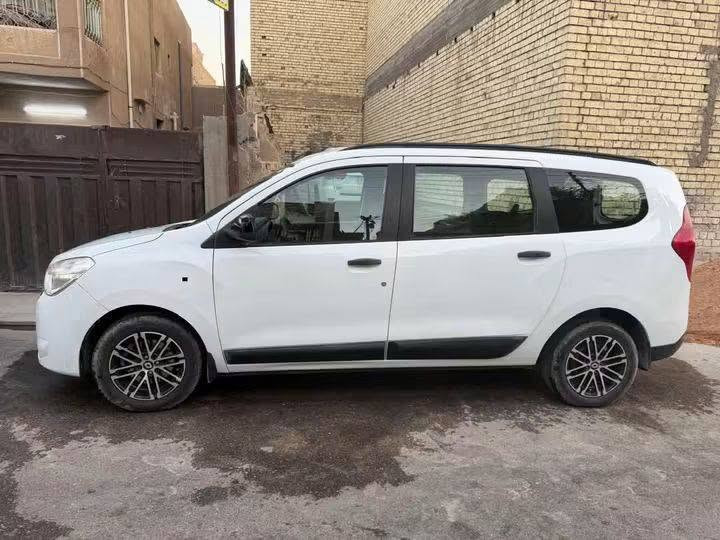السلام عليكم
رينو لودجي فرنسي2019

سبعة راكب

ماشية 120 الف قابل للزيادة

بعد سنة تقريبا وتصير حرة

الاستقطاع الكتروني لاتتعب ولاتدوخ بالتسديد ابيعها صافية 

اسويلك وكالة

السيارة نظيفة جدا

محرك 1600 اقتصادية جدا

كير اوتماتيك + عادي

كهربائيات كاملة

تدفئة 🔥

تبريد ❄️

شبر حار بالجاملغات الامامية لان صاحبي عدلها بأيده

+ نص شبر بارد بالبنيد

العنوان: بغداد, الشعب

السعر: 75$

***********
