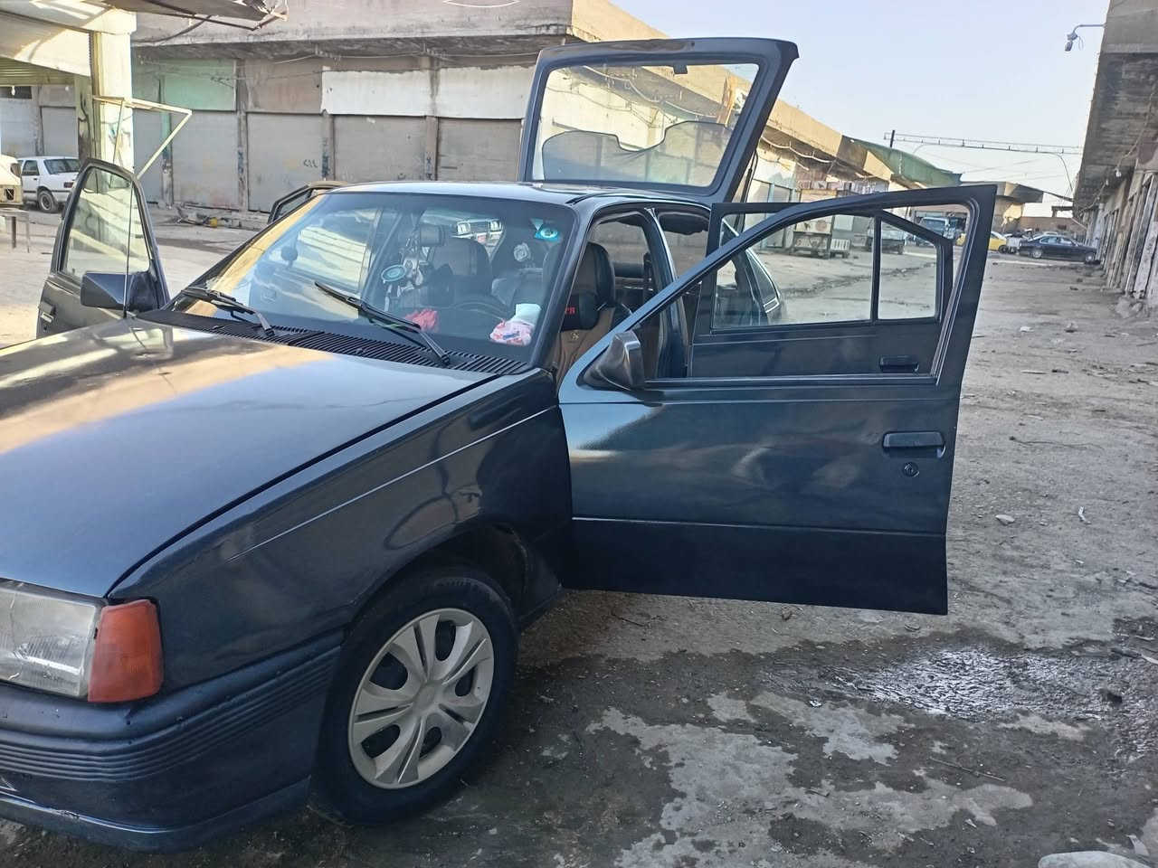 سلامو عليكم كاديت حجم 16 محرك شرط لا صرف لا نفخ،كير شرط توماتيك وايرمنيه شغاله كله مسجل شغال تنتى صبغ عام داخله دمعه السياره نضيفه،كاعده شرط التحويل السعر 25 وبيه مجال
الرقم كورك *********** اسيا***********
