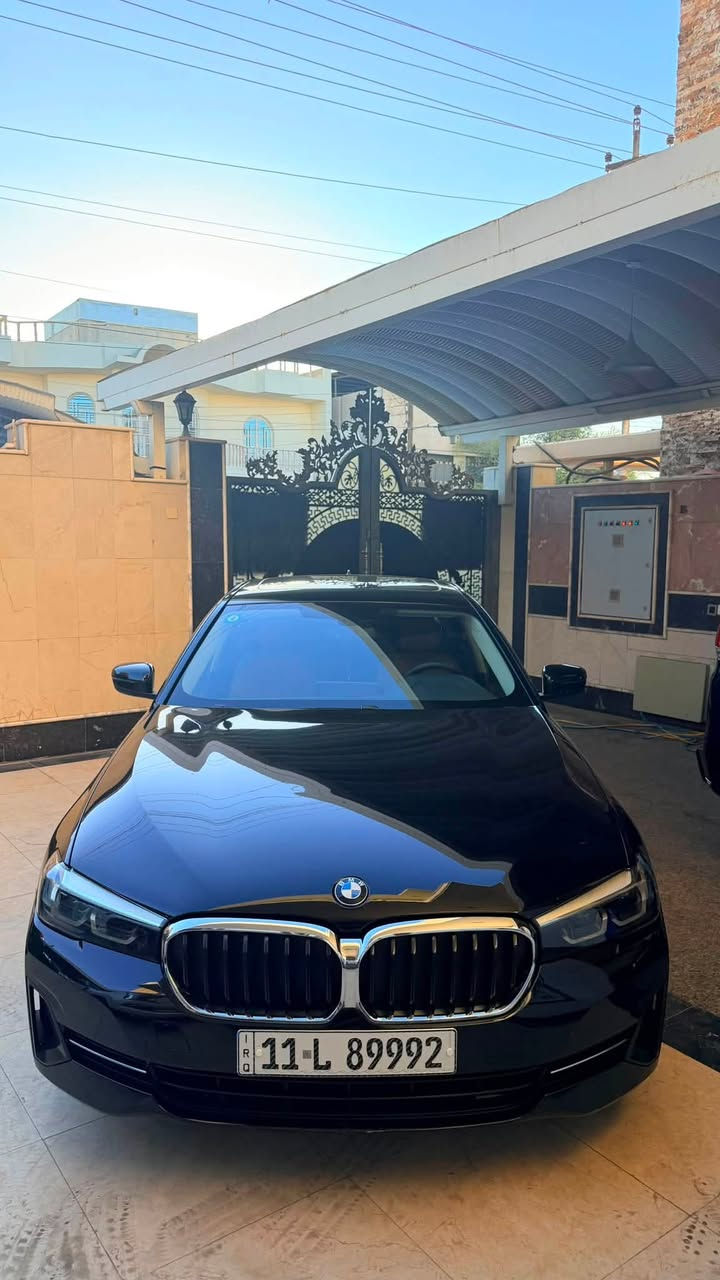 BMW 520i وكالة العروش
الفئة الخامسة
المشي:km56.000
مغلفة نانو حماية ppf 
اللون اسود ،المقاعد جلد 

مواصفات السيارة:

 • الكاميرا الخلفية
 • سقف بانورامي
 • صندوق كهربائي
 • تدفئة المقاعد
 • فتحة السقف
 • بصمة شاشة لمس 
 • مسند الذراع
 • مرايا جانبية كهربائية
 • نوافذ كهربائية
 • شاشة
 • مراقبة النقطة العمياء
 • التعرف على إشارات المرور
 • التحكم التلقائي في درجة الحرارة
 • نظام بدء التشغيل
 • نظام فرملة الطوارئ
 • المصابيح الأمامية ليد
 • مصابيح الليزر الأمامية
 • قفل مركزي للأبواب
 • مانع الانزلاق
 • أبِل كار بلاي
 • إضاءة محيطية
 • لوحة قيادة رقمية
 • التشغيل عن بعد
 • ABS
 • XDrive
 • رادار
 • شاحن لاسلكي
 • ستائر خلفية
 • كشافات ضباب
 • اركن السيارة بالتحكم عن بعد
 • تعليق تلقائي
 • وضع القيادة
 • مثبت السرعة التكيفي
 • مرايا جانبية لِد
 • زر التشغيل
 • الضوء العالي التلقائي
 • نظام التوجيه الكهربائي
 • حساسات ضغط الإطارات
 • نظام تنبيه السائق
 • نظام مساعد الازدحام المروري
 • قفل الأمان للأطفال
 • نظام صوت هارمن كاردون
 • المصابيح الأمامية التكيفية
 • نظام التحذير من حركة المرور الخلفية
الضرر:
بارد بهلال التاير الخلفي +رصعة بالباب الخلفي

السيارة نظيفة ما ناقصها شي سيرفس كامل بالوكالة
رقم بغداد بأسمي تحويل ثاني يوم

السعر 33.000$ 

الرقم ***********
