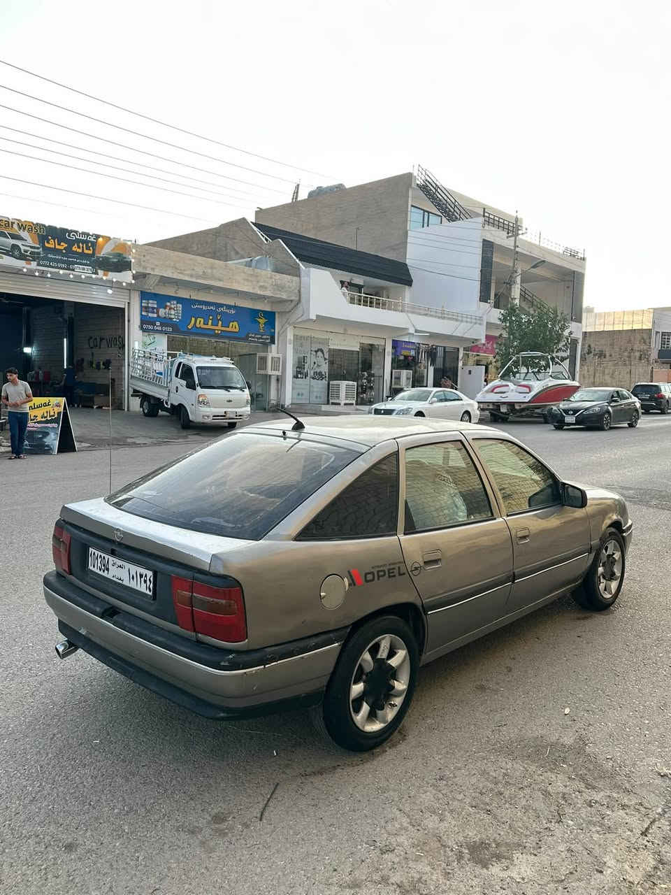 فيكترا • ١٩٩٠ • بنزين