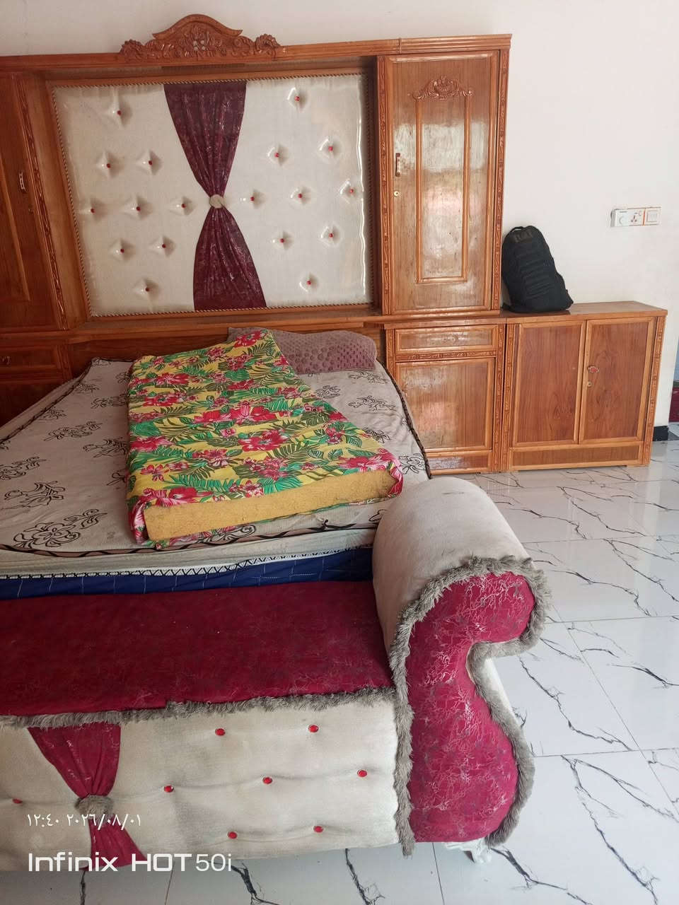السلام عليكم غرفة نوم خشب صاج نجاره عراقيه بنضام تركي جاهزه خشب قوي استعمال قليل بيه كسر الجامه مال الميز للبيع كنتور وزاويه وميز تواليت وجربايه وشالوزيه وكومدي بابين للستفسار الاتصال 
***********
مكانه الحمزه الغربي
