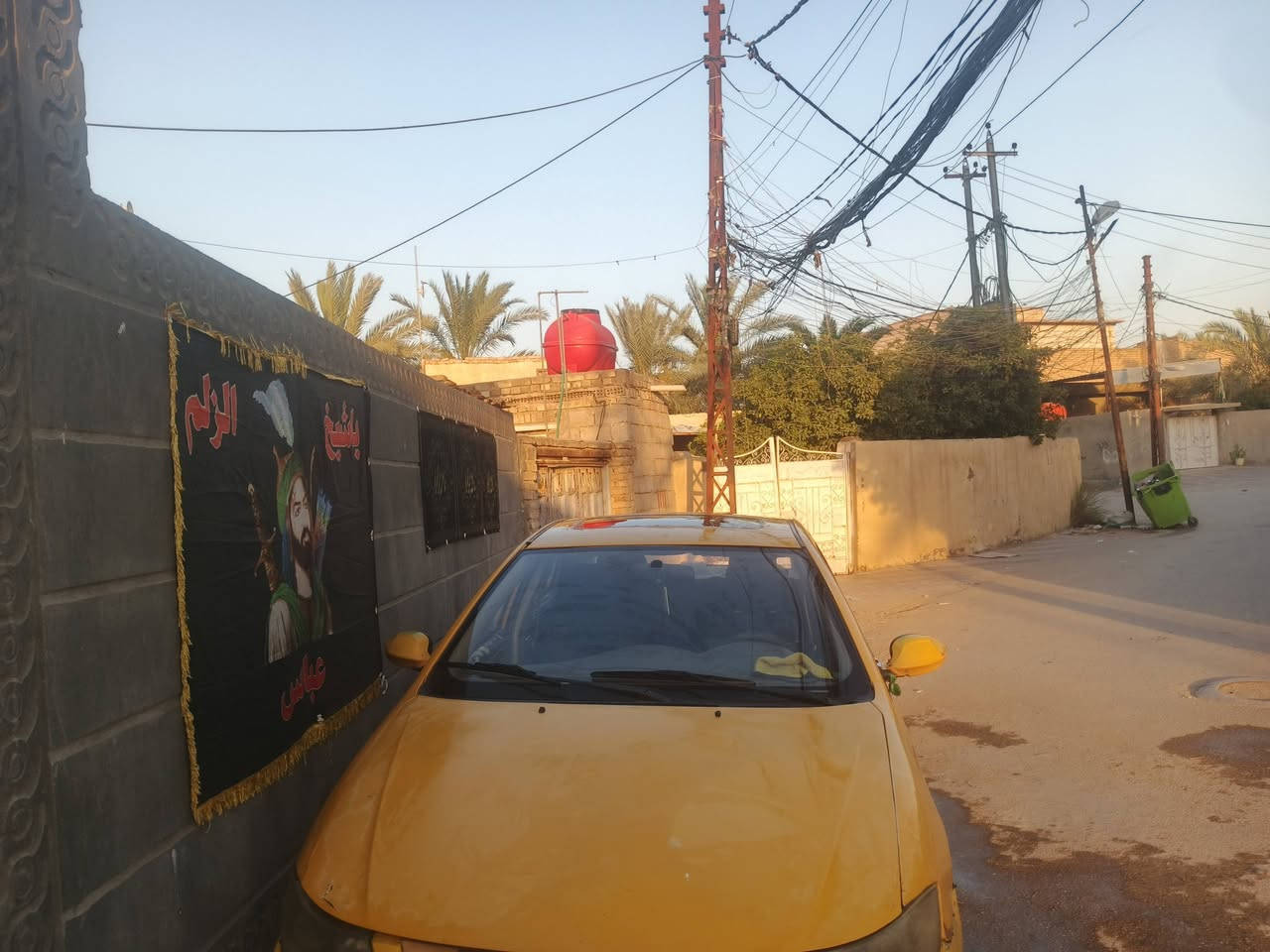 سياره ليفان محرك وكير كورله مصفره هيه وغرامه مراوس راعيه موجود  سياره خير من الله ***********
