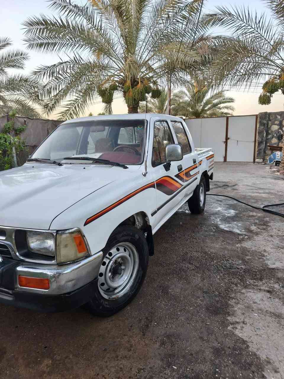 سلام عليكم بيكم تيوتا موديل 96 رقم قادسيه انكليزي باقي على الاستلام بسمي شرط التحويل مكينه كير اكسل شواصي كفاله تخم تاير جديد مصبوغه فرن حراري للجماليه مكاني بابل الحله 
السعر 55 وبيهة مجال رقم الموبايل ***********
