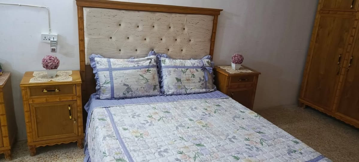 سلام عليكم..
غرفه اخشاب للبيع ..
غرفه كلش نظيفه تفصال مو مال سوك
السعر ٩٠٠ الف وبيه مجال شي قليل
للاتصال.. *********** بي واتساب
