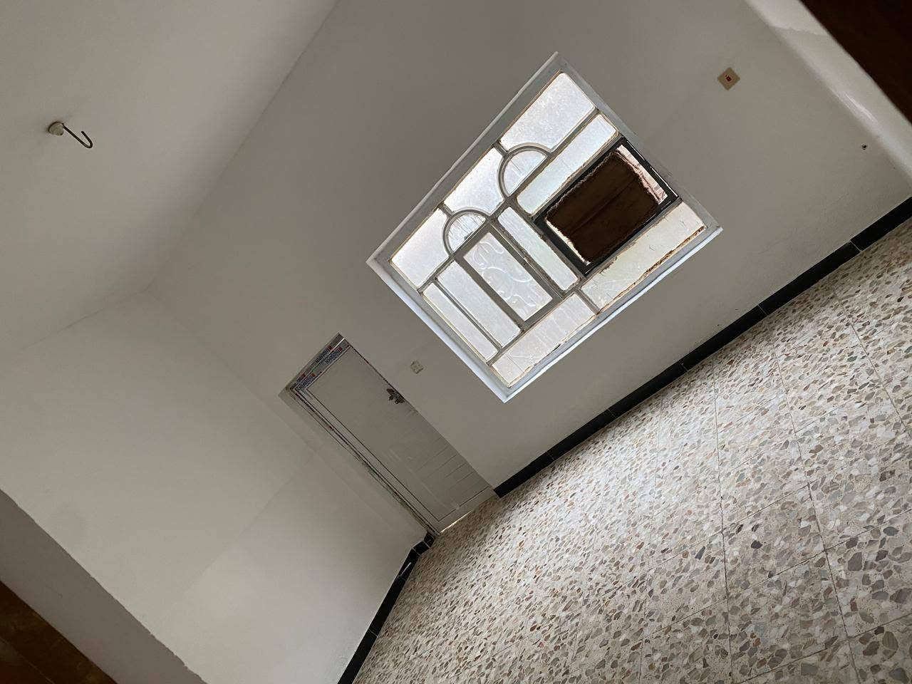 بيت للبيع زوير الغربي مساحة ٢٠٠ واجهة ١٠ نزال ٢٠ 
طابو زراعي سند ٢٥ نظيف وصافي تحويل مباشر باسم المشتري 

الموقع مميز /. الفرع المقابل محطة الماء الثانية اول بيت بالفرع يبعد عن الشارع الرئيسي ١٠ متر 
#موقع-مميز
الدار فارغ تسليم مباشر

البيت طابق واحد يحتوي على 
غرفتين نوم /صالة كبيرة /مطبخ / هول / صحيات داخلية وخارجية / طرمة / حديقة 
بناء ٢٠٠٨ 
#السعر.. مناسب جدا ارخص من العقارات المجاوره اله بكثير فرصه لاتعوض
#مكتب الحسيني للعقار
***********0
***********
