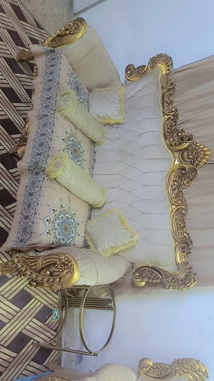 سلام عليكم تخم 10 مقاعد للبيع سعر 350 عنوان كميره قرب مدرسة الفلاح رقم ***********
