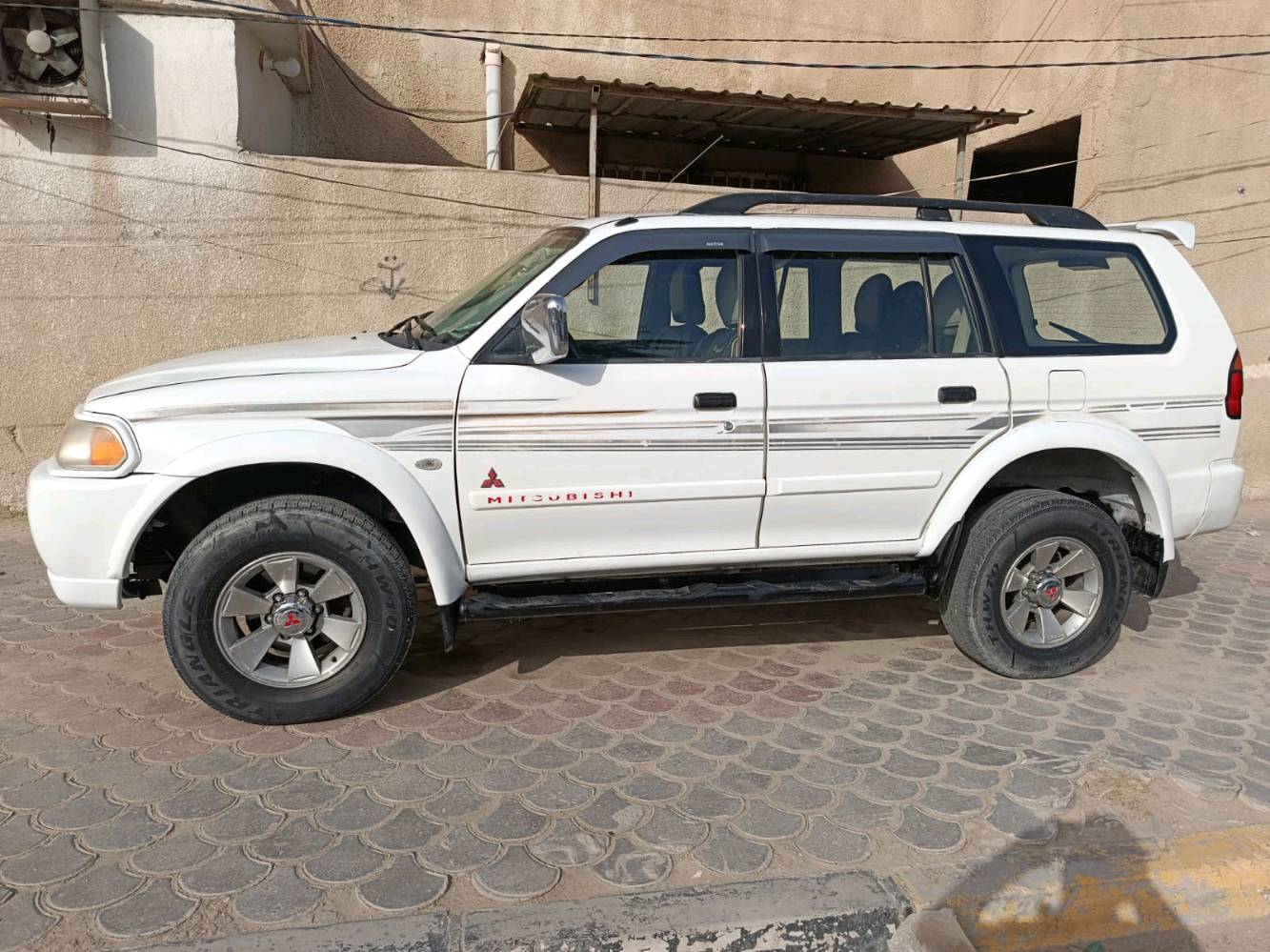السلام عليكم للبيع سيارة ياباني ناتيفا مستبوشي دفع رباعي فورويل
مديل ٢٠٠٧
باسمي بغداد دولي رقم مميز
تبريد ثلج
حدادية جيدة
دواخل نظيفة كهربائيات شغالة وخير من الله
محرك لا تبخير ولا تنقيص
حماوة ثابتة
بيها صبغ اجراد قطعتين. 
مكاني كربلاء حي العامل
السعر ٩٥ 
السيارة جاهزة عائلية سفر وخير من الله أمانة الله ورسولة مالت جناي. 
بييع فقط نقد. 
الشراي يتصل ***********