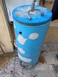ثلاجه اللبيع نضيفه منقصه غاز نضيفه ماطور جديد ب 60 الف كيزر مستعمل عل ...