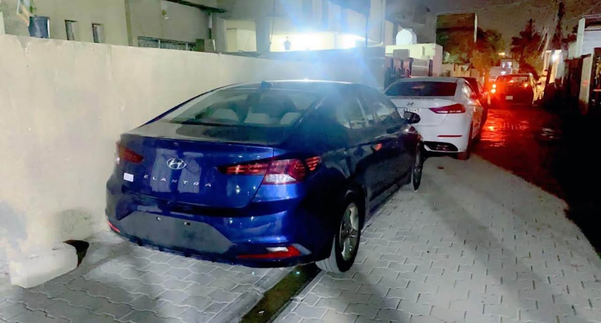السلام عليكم
Elantra 2019 النترا
 وارد امريكي (كلين) كفالة عامة حادثها دعاميه خلفيه فقط والصور موجوده بالنشر
 بارد قليل جدا في الباب الخلفي والجاملغ الخلفي 
الايمن اثر شخط فقط وكحلته 
صور الحادث مرفقة 
حجم المحرك: 2000دوش 💪🏻
اللون : نيلي
رقم بغداد / مشروع وطني
الإضافات : 

رادار امامي  👈🏻
مانع تصادم بريك ذكي2️⃣
تحديد مسار| : 
مدخلين شحن اوكس 
تبريد بيانو منفصل 🅿️
تدفئة ستيرنك 🔥
نقطة عمياء 🚨
ويل كب 🛞
شاشة تحكم لمس📺
كاميرا خلفية دوارة 🚥
حساسات اطارات 🛞
مثبت سرعة Cross
نضام قيادة ذاتية🚘
سياقة ذاتية
3انضمة قيادة 
شاشة اعطال 
تخم تاير جديد
ادامة جديدة 
السياره نظيفة جدا يشهد ربي
 اني جانيها وعلى ايدي
السعر : ١٥٠ وبيها مجال 
ميعجبك السعر عوفها والله يرزقك بالاحسن منها
للتواصل 
***********
