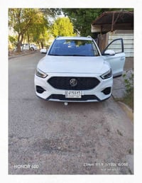 🚘 للبيع MG ZS موديل 2023 🔹 محرك 1500 سي سي 🔹 ماشية 100 ألف كم 🔹 السيار...