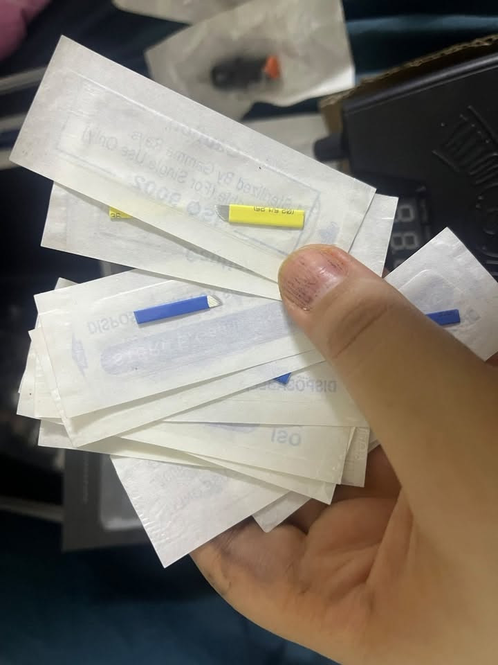 جهاز تاتو للبيع جديد بس 3 مرات سويت بي كامل متكامل سعر. ب100 للتواصل ***********
