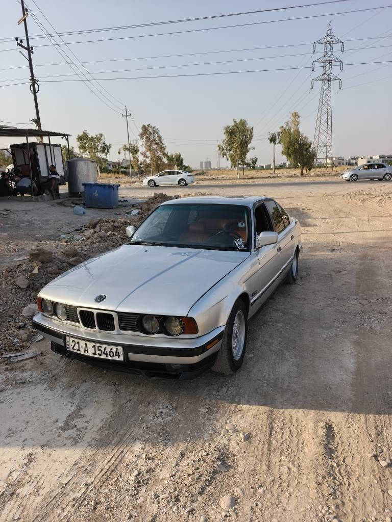 BMW525گەر مشتەری تەلەفۆن بکە بۆ زانیاری  مۆدئل1990 ***********   تەبریت أربيل, العراق
