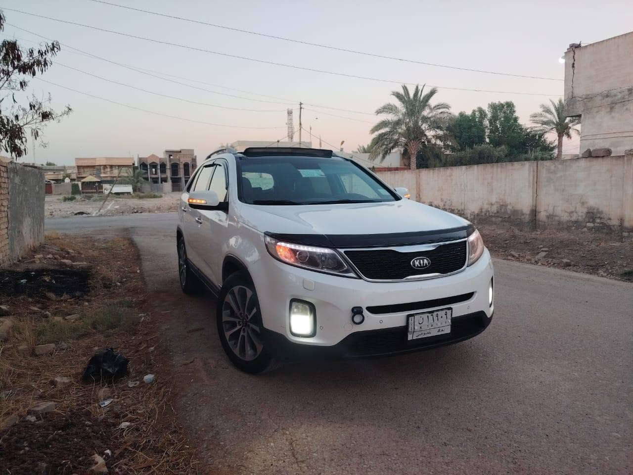 سورنتو ٢٠١٤ كويتي لون صدفي
السيارة فول مواصفات بموديلهة ( كويتي ) 
_ تبريد تدفئة كشنات 
_ فور ويل 
_ زراك لايت 
_حساسات امامي خلفي 
_٧راكب 
_ قطع تبريد 
_ويل ١٩ كروم 
_ بنوراما
-وضعيات قيادة  ( normal-comfort-sport)
- شاشة دجتل 
- ماشية ٢٢٧
- مرايات شفط
- بصمة مكينة ٦ سلندر 
- اضائة ترحيب بل بوب 
- داخل جلد قرميدي 
- السيارة مبدل بيهة كازكيت وعلى وضع الشركة رجعتة وشغل درجة اولى 
- السعر ١٥٥وبيهة مجال 
- مكان السيارة ديالى المقدادية 
- للاستفسار ***********
