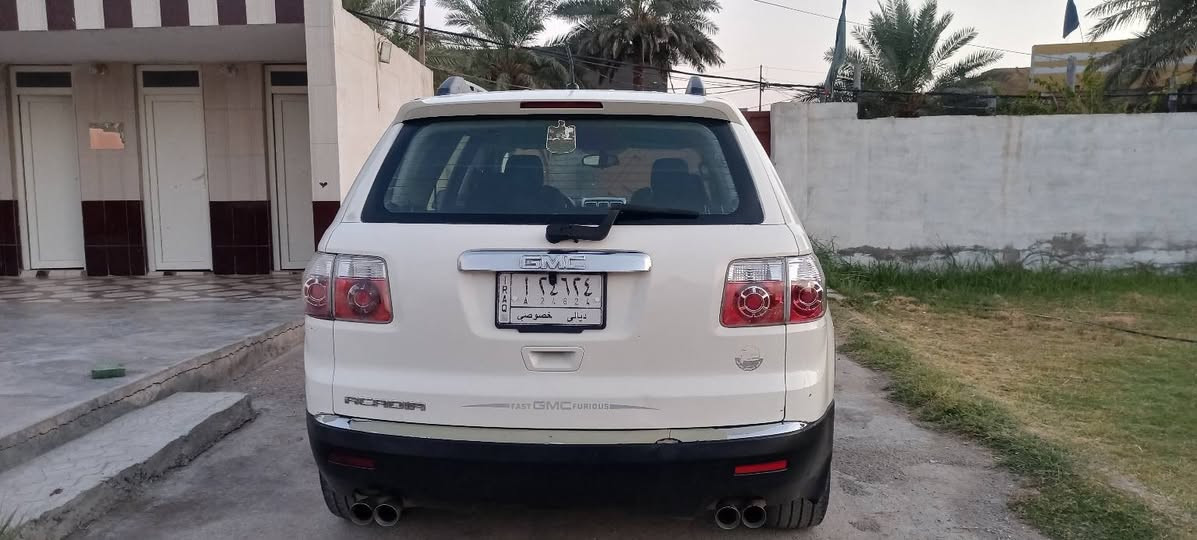 جمسي اكاديا 2010  وارد امريكي كلين عدا طخة خفيفة بلجامرلغ ديالى بعقوبة للتواصل*********** السعر 88
