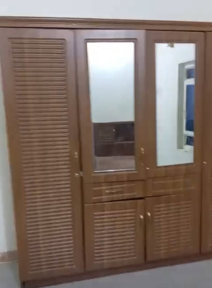 جرباية وكنتور ب١٠٠ ما بي مجال بيع مستعجل
الديوانية/حي الفرات 
***********
