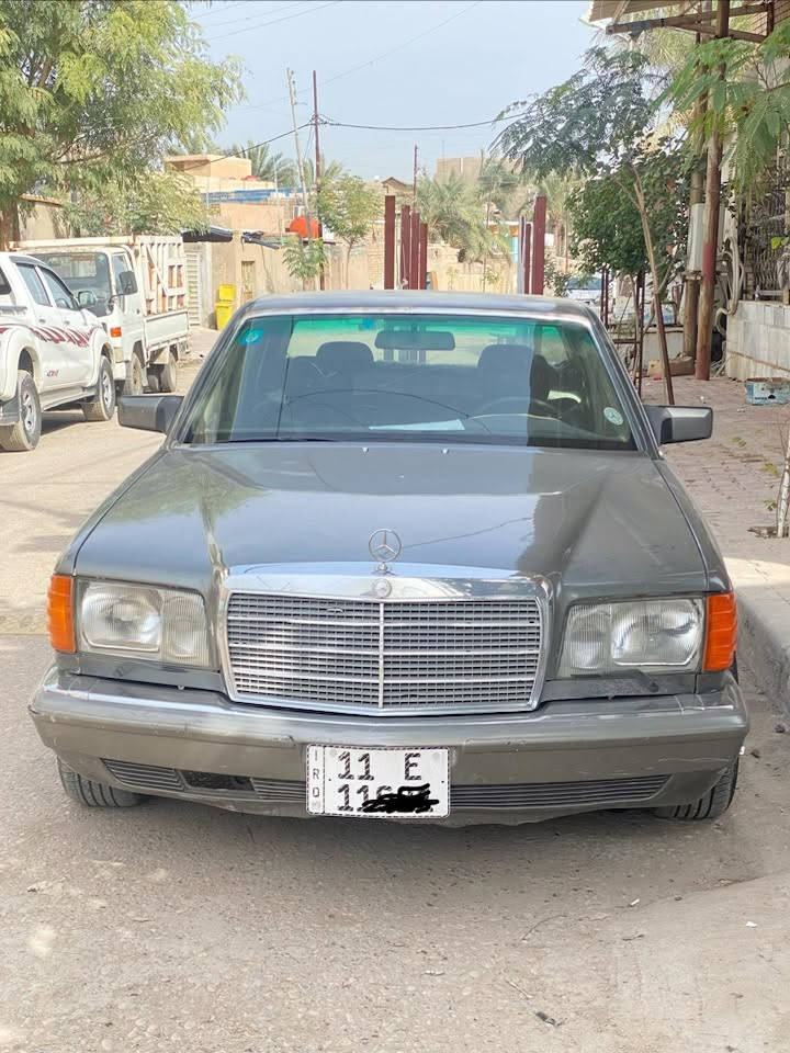 السلام عليكم مارسدس جامبو موديل 1988 نصبه حلوه السياره محور مكينه  ديلكو صوت قليل اول تشغيله 3 ثواني  منضومه بانزين تخم تاير باتري جديد  قواعد دبل سليمه رقم بغداد بسمي سنويه لل30بيع او مراوس حسب القناعه احدث وانطي فرق مكان السياره البصره 55 وبيه مجال *********** واتساب وخط
