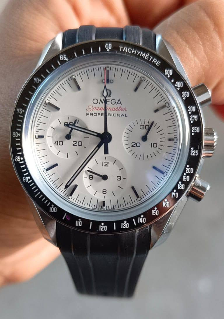 سلام عليكم ساعة Omega
 Speedmaster
للبيع مكاني بغداد الدورة ماستر ساعة 
سعر 800 الف وبيه مجال بسيط جداً 
وثانية بدون سير فقط قفلها موجود Breitling Superocean Automatic 44
صورتهن موجودات بلمنشور

واتساب ***********

