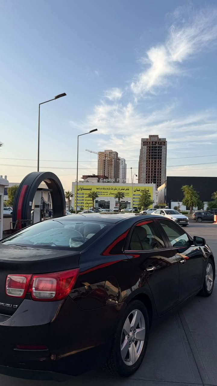 ماليبو 2015 
محرك 2.5 بدون تيربو المرغوب 
كير ومكينه مفتوح بس ب شرط بدون عيب 
صبغ قطعتين فقط (صندوك + جاملغ خلفي طرف سايق ) بدون دواخل وبيها ملاحظات بسيطه 
مواصفات LT 
تحكم ستيرن طرفين 
مثبت سرعه 
هاند بريك بصمه 
لايت عدسات بلاديه 
تبريد قطعتين 
مرايات كهرباء 
رقم اربيل دولي 
سنويه جديد 
دبل كير ( اوتو + عادي )
كهربائيات شغاله بدون نقص 
تبريد ثلج بشرط + تدفئه 
سيارة ب اسمي تحويل ثاني يوم 
سيارة جاهزة بدون نواقص 
رايدها ب 85 وبيها مجال بسيط 
شراي اقره المنشور وخابرني 
*********** كركوك, العراق

