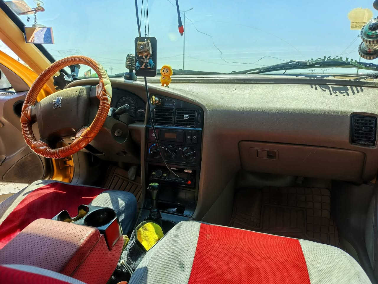 بيجو البيع موديل ١٦   مكينه وكير مكفولات سياره كفاله ماعده طخه بسيطه بل جنطه والباقي كفاله عامه مصفره هيه وغرامات مداور ثاني يوم السعر ٣٦ وبيها مجال بسيط ***********
