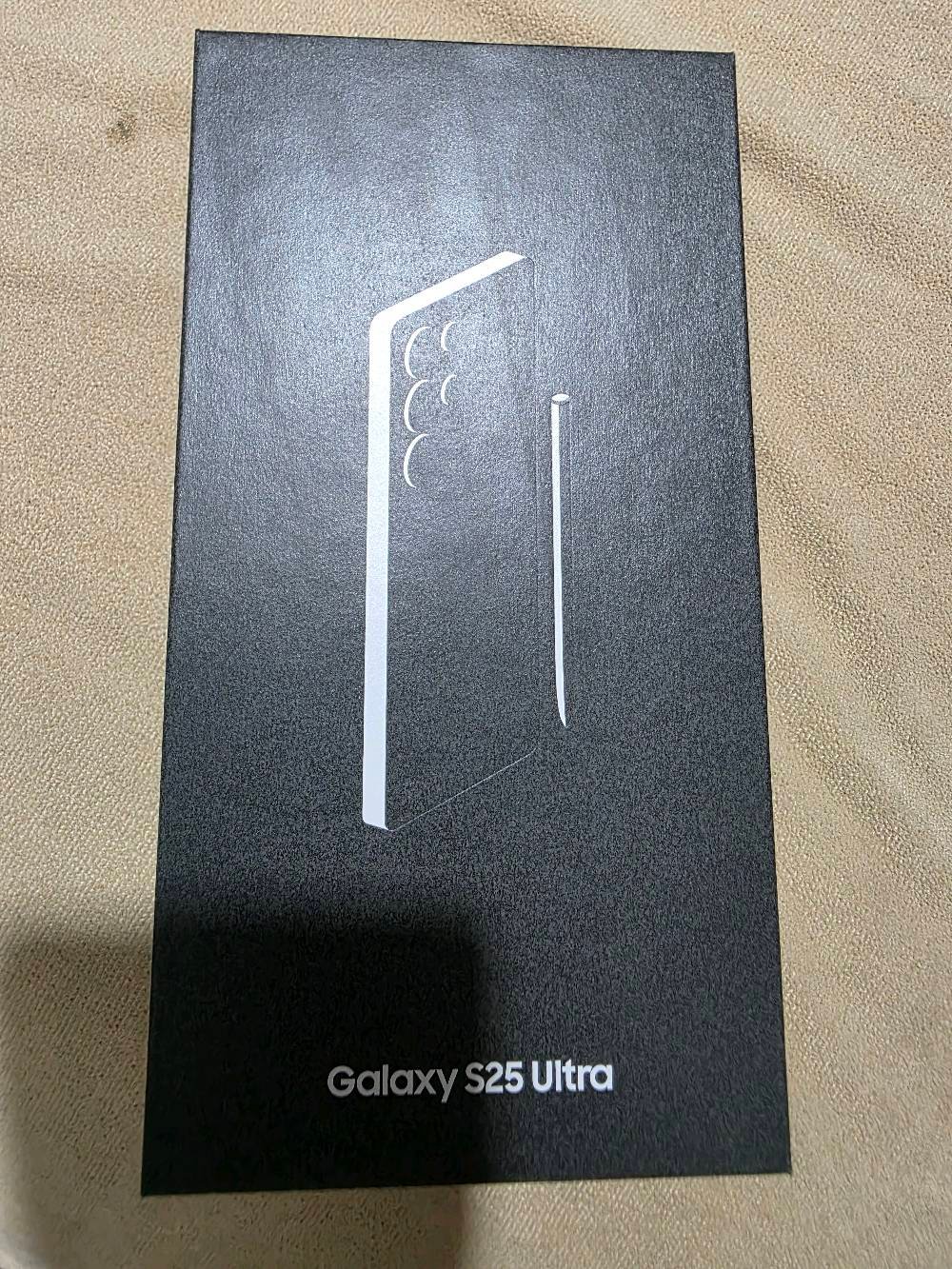 للبيع Samsung Galaxy S25 Ultra الجهاز نسخة 1 تيرا 
الجهاز نظيف جدا .. 
فقط الكسر بالزجاج الخلفي مثل ما موضح بالصور.. 
السعر قفل 1250 .. 
مكاني بغداد الدورة ..
او مراوس مع Z Fold 7 وادفع فرق 