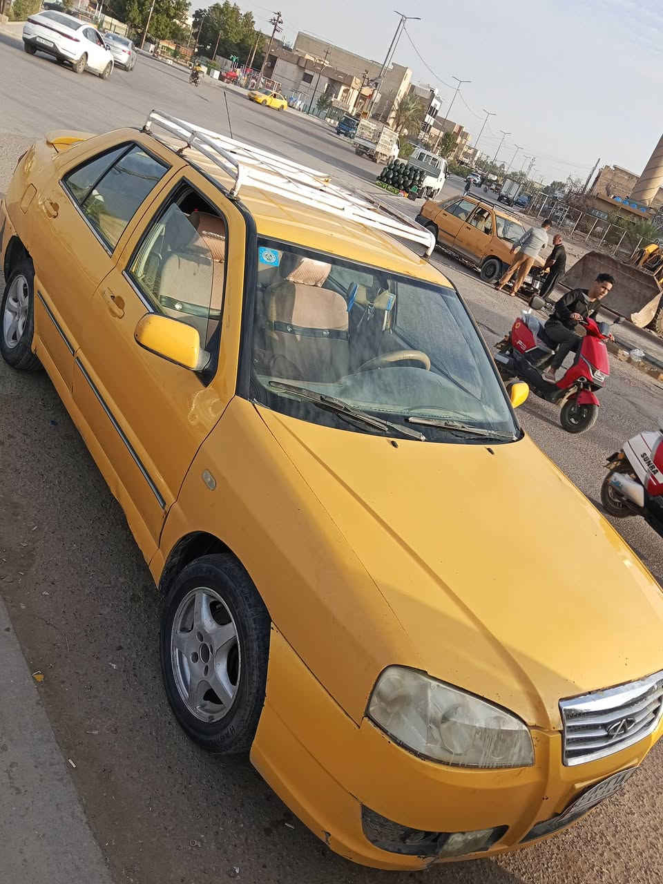 السلام عليكم شيري للبيع سياره كامله كير ومحرك جديد رايدها ب 28 وبيها مجال بسيط  بغداد سويب قرب قريه  المراسمه ***********
