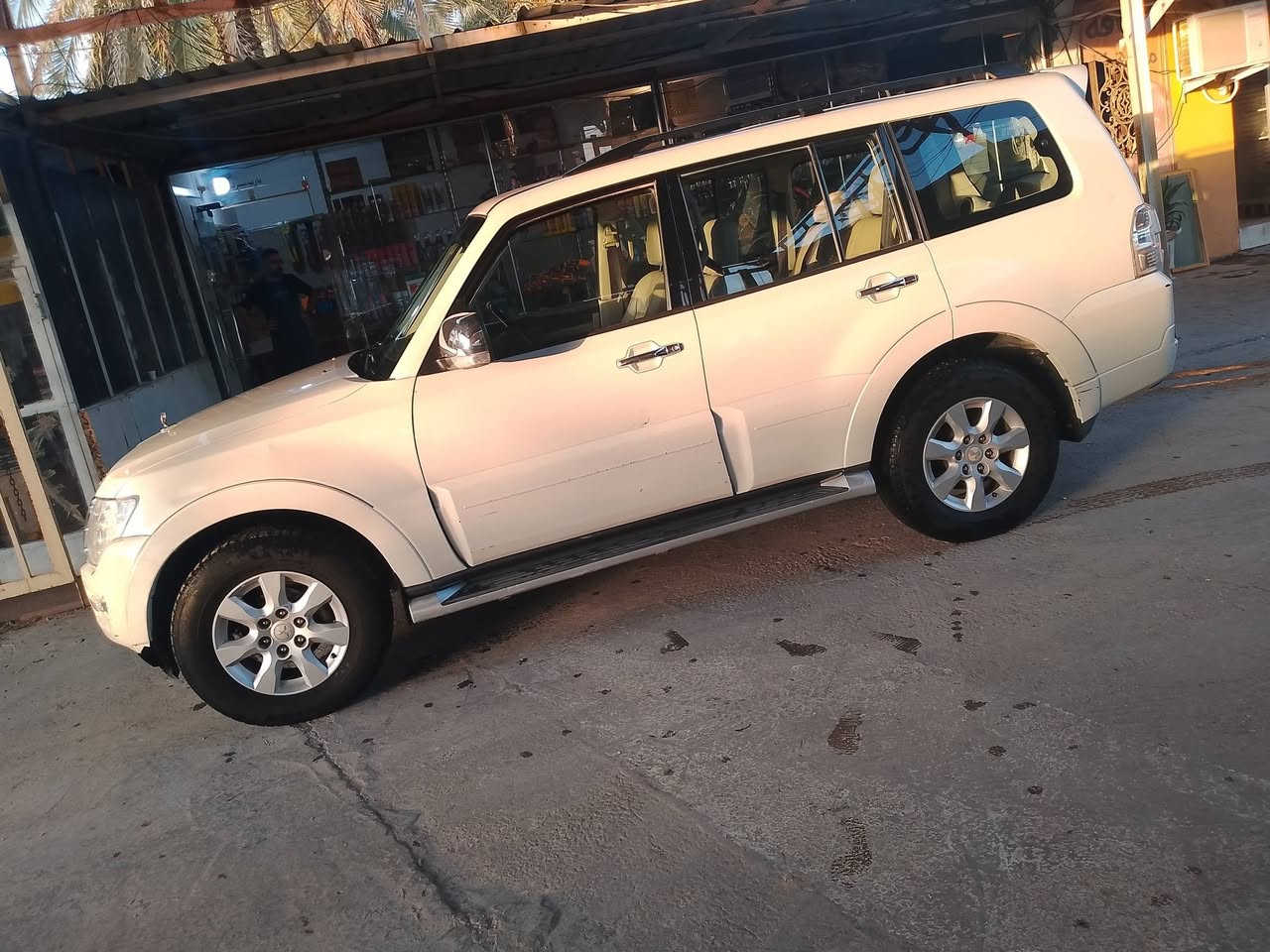 باجيرو حبتور فول مديل 2010 قطعتين صبغ  والباقي كفاله طسه معزوله تخم تاير حداده جديده تبريد جديد 
السعر 110مستعجل عل بيع سياره اخت الجديده 
***********
مكان كربلاء
