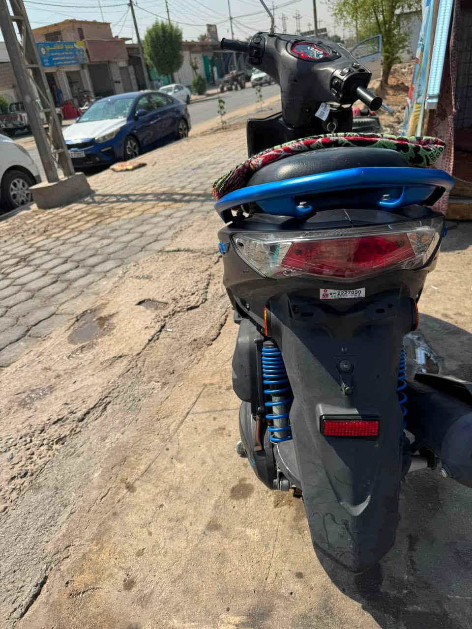 سلام عليكم جيتي ار حديث موديل 2017 لون اسود طافي وياله ازرق بلادي مختمه ختم واحد محرك 125cc دراجه بمعنى الكلمه جديد لك طالعه من معرض 31/8 تجي تفحص وتشوف شلعه ومعدل سعره ميلون 1900 وبيه مجال مكان كربلاء طويريج الاستفسار اتصال على هذه رقم ***********
