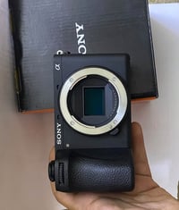سوني A6700 • شاتر ٥٨٤ • عدسة كيت
