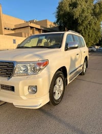 للبيع سياره لاندكروز موديل ٢٠١٥ رقم اربيل شركه ساز  باب اول فول مواصفا...