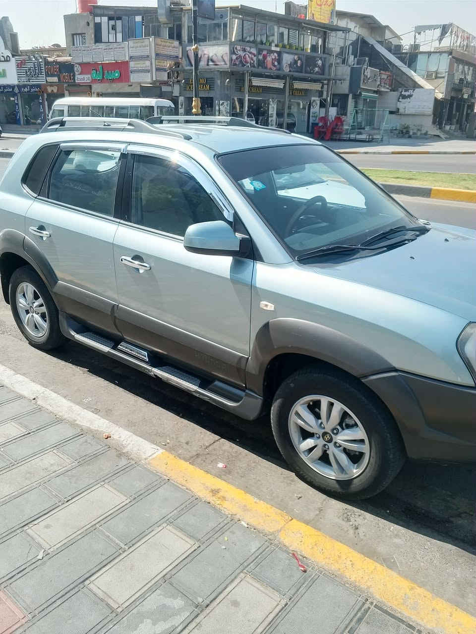 ***********
توسان موديل 9 كفاله 
رقم بغداد جديد 
بسمي سنويا جديده
مكان واسط كوت
بيع او مراوس 
مكينه 2000 شركه 
ماشيه 155كيلو 
جديده اخت الزيرو 
مال جناي
