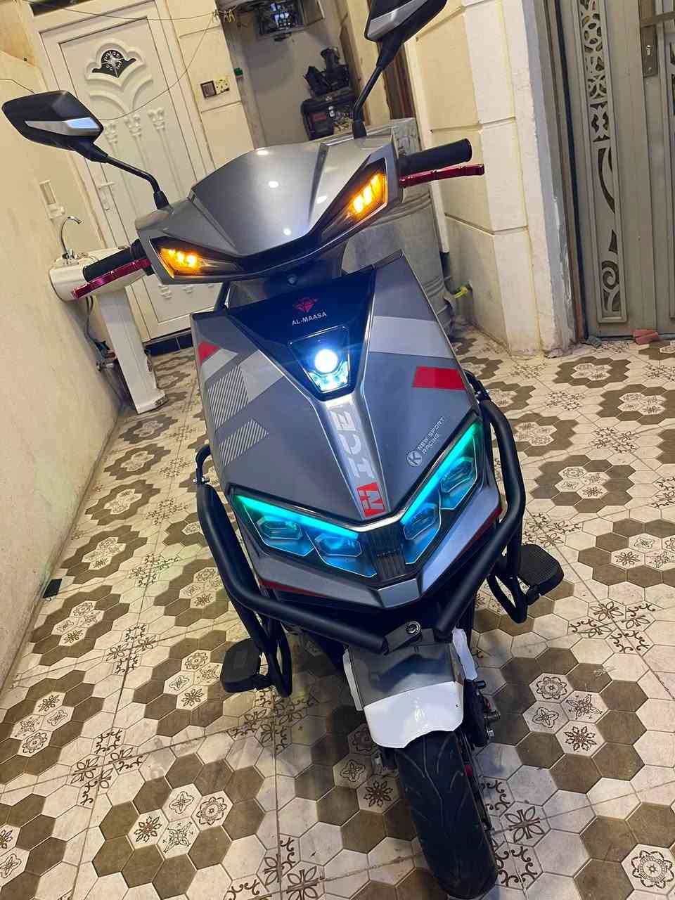السلام عليكم
دراجه شركة الماسه 💎الشبح 
موديل2026
موطور بالكارتون جديد مستخدم شهر 
(اخو الزيروو مستخدم شي قليل جداً مكفول حتى من شخط ...)
(بطاريات عدد 6 على فحص ) 
فول مواصفات  «ملف 3500W>
(نظام  R) (نظام P)
(مخرج شحن USP) 
(سرعة 99) (سرع 4)
(مثبت سرعة) 
لايت زنون عالي ناصي 
اشاير يمنة يسرة دبل اشارة
السعر675الف 
الموقع داخل الرمادي
الاستفسار :***********
