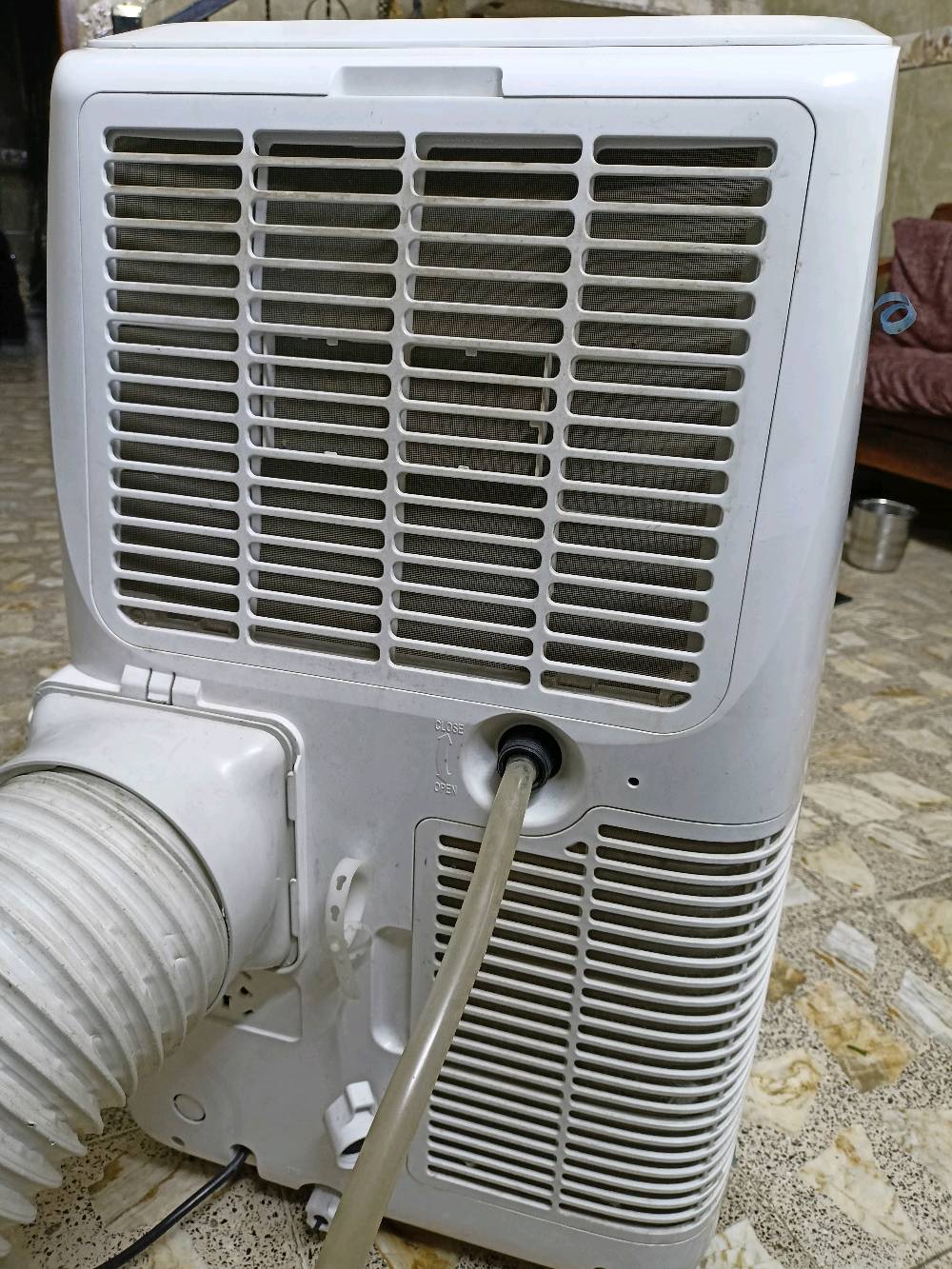 سلام عليكم سبلت واحد طن متحرك جديد ما مشتغل سعره 250عنوان بغداد بل عبيدي شارع 20 رقمي ***********
