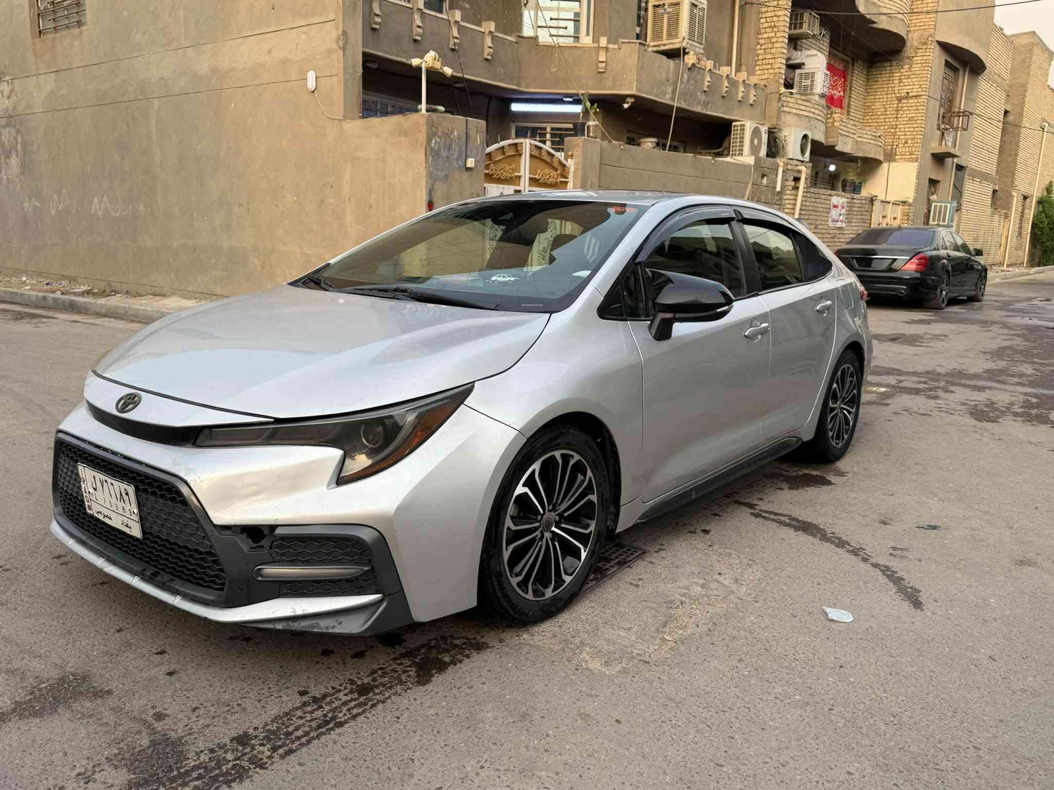 السلام عليكم 
كورلا موديل ٢٠٢١ se السياره مواصفات معروفه مكينه ٢٠٠٠ صور الحادث مابيه تبدلي وايرباك سليم بدون دواخل وصارت طخه عندي هنا بالعراق بنص البيبان السابق والورا 
بيه ملاحضات بسيطه السعر ١٣٥ مكان بغداد السياره ب شهر ال ٢ تصير حره 
***********

نص مكتوب في الصور:
- BidFax.info