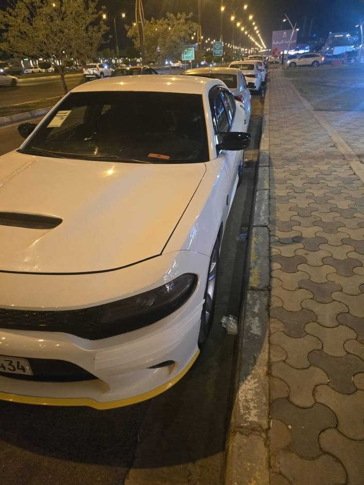دودج جارجر
 Dodge charger 
اللون 》ابيض 
الموديل 》2018
الفئة》sxt محدث gt 
الضرر 》دعامية فقط 
السعر 》20.000$ وبيها مجال
المواصفات :-
جارجر ابيض بيها مكانات ٣ الى٤ بارد ويل بلادي السيارة جاهزة من كلشي كماليات كير محرك مكفول مكفوله من الصبغ وبالعافيه ع ياخذها ماشيه ١٣٠ ميل والسعر قابل للتفاوض بيك خير واتصل وادلل 
*********** الفلوجة, الأنبار
