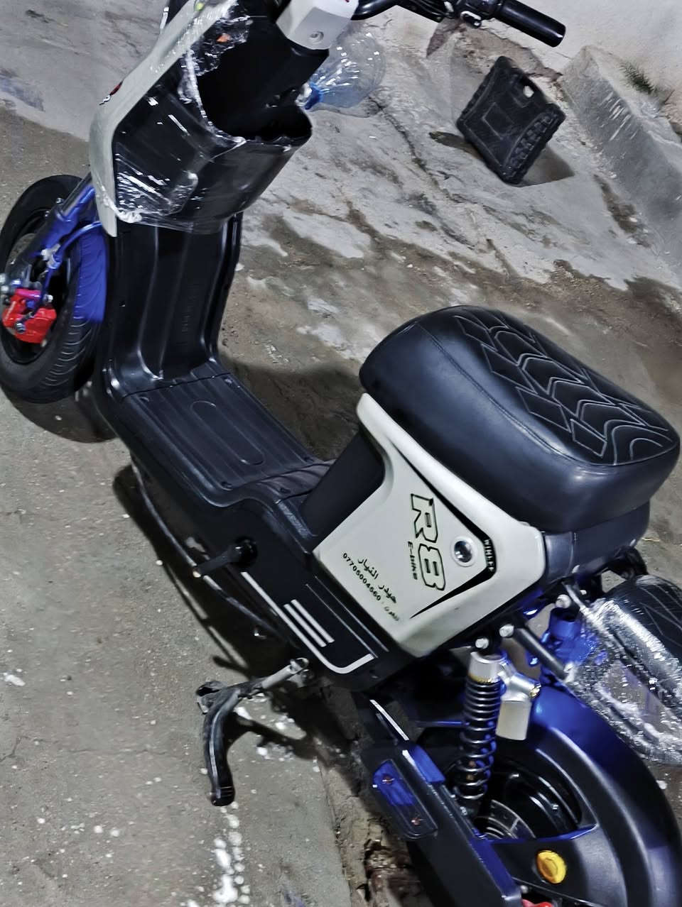 سلام عليكم دراجه شحن R8 مستعملة بطاريات بحالة ممتازه النظافه كدامكم السعر 320 وبيه مجال للصامل فقط شراي بيه مجالل الرقم ***********
