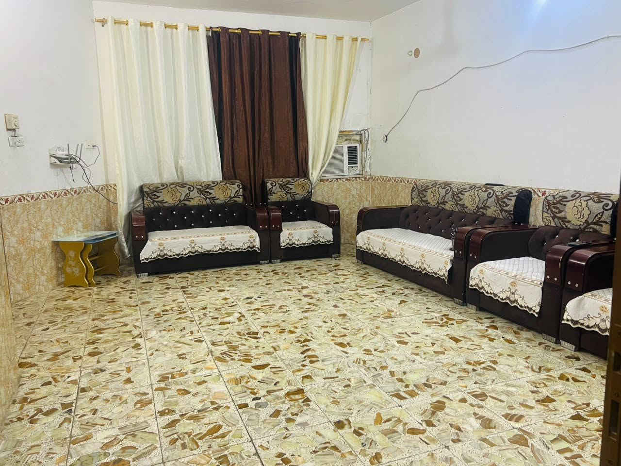 بيت للبيع • ٢٠٠م • طابقين