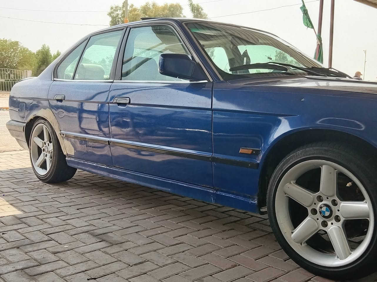 السلام عليكم بي ام للبيع 520
السياره خير من الله رقم بغداد جاهزه فتحه سلايت مكينه محور2500 السعر35 وبيها مجال مامتواجد عل ماسنجر  الشراي يتصل *********** المكان  واسط صويره
