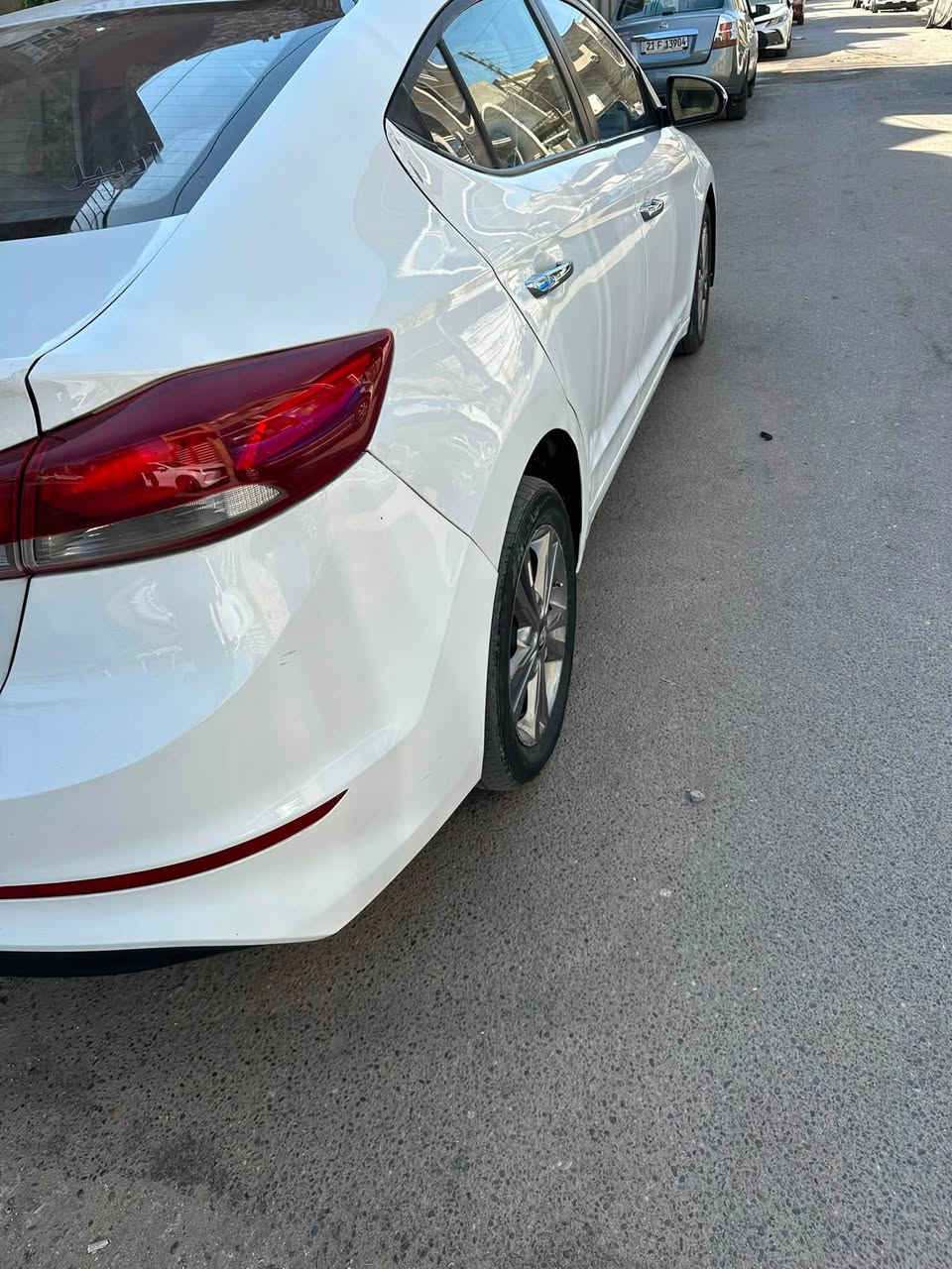 سلام عليكم النترا خليجي موديل ٢٠١٧ فتحه مري شفط تحكمات قطعتين تبريد محرك ١٦٠٠ دوش كير محرك كفاله بيهه قطعتين صبغ بدون دواخل موضحه بل فديو تبريد ثلج منضومه جديده عزه ورقم جديد بسمنه تريد وكاله او تحويل الف متدفع العنوان بغداد حي جهاد السعر ١١٥ ورقه بيهه مجال قليل هاتف *********** خابر وتدال
