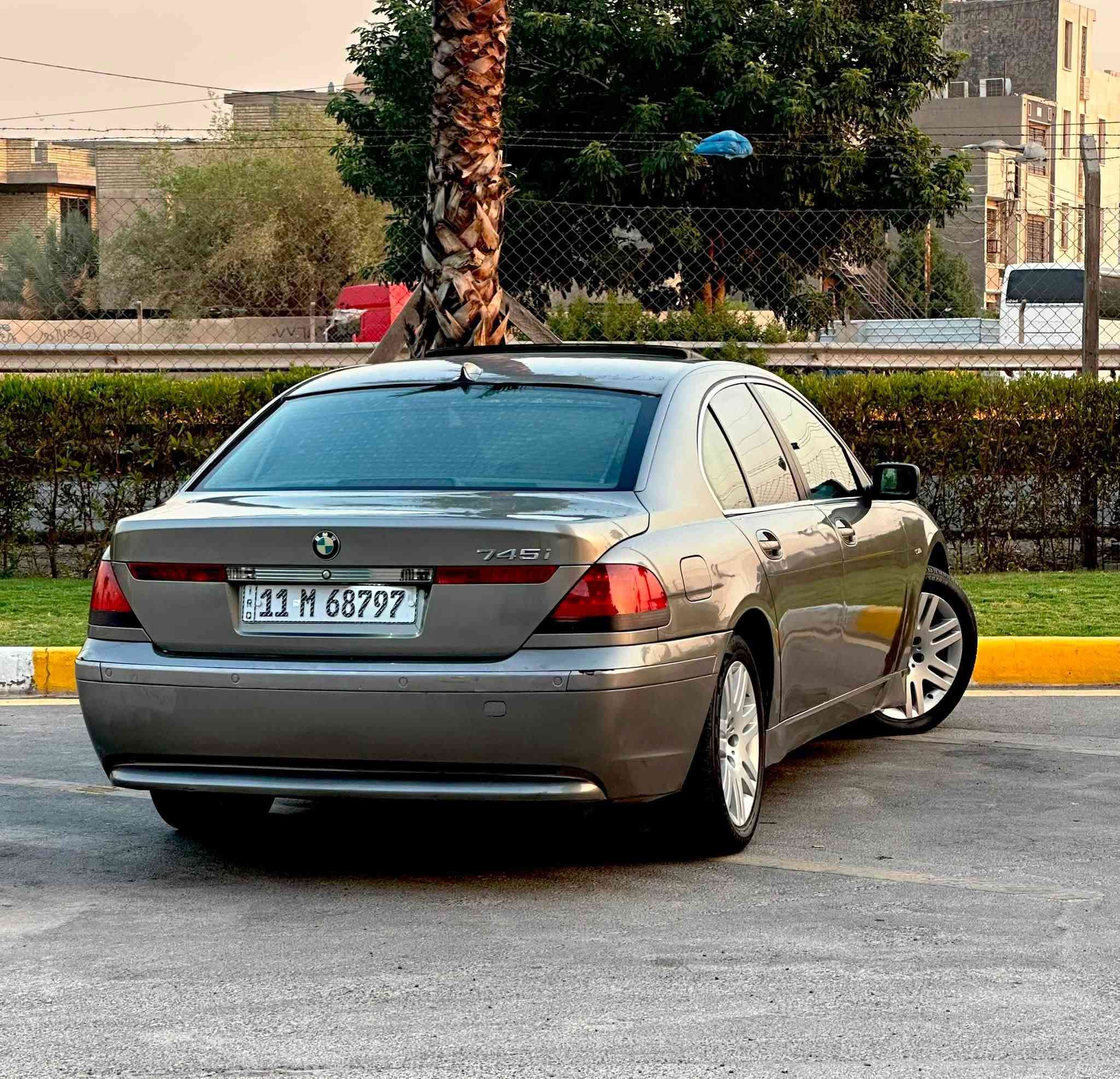 سلام عليكم
للبيع بي ام باخره حجم 745 موديل 2002 
ضرر فقط جوملغ امامي ومصبوغه عام جماليه فقط بدون ضربه
رقم بغداد نكليزي بسمي. 
اخوان سياره كير مكينه صدر تخم تاير كله جديد
كهربائيات مابيها كلوب طافي كله ع شركه 
سياره فول الفون ميحتاج اذكر مواصفات لأن متخلص
سياره ع وضع شركه وتجي وتشوف بعينك 
سعر 100 وبيها مجال للشراي مكان سياره بغداد قرب نفق شرطه حي الجامه رقمي *********** خاص ماجاوب فقط ع رقمي وبي وتساب.
