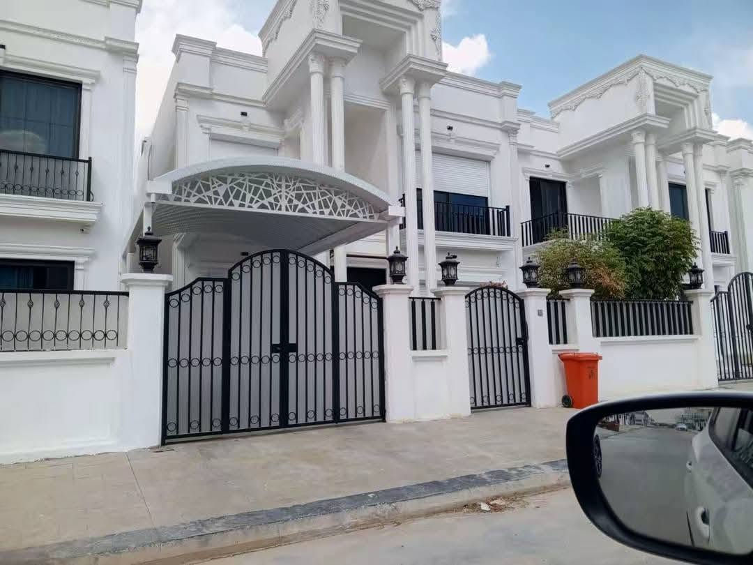 حداد أربيل   كرفانات وسقايف سندويتش بنل ***********

