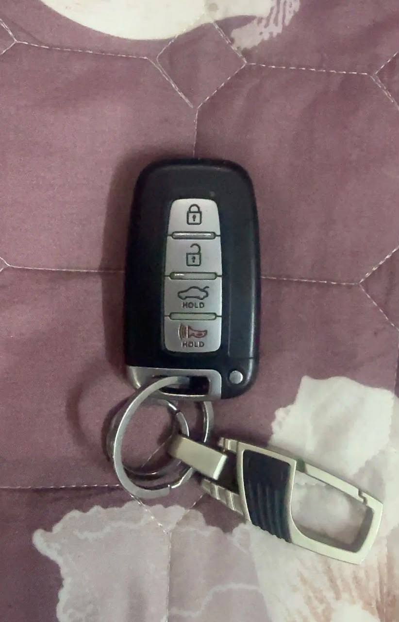 سلام عليك سوناتا ادوات متؤمه طبق الاصل ويه الشاصي دك حاسبه وين مايعجبك سياره فول مواصفات عده التنته مكفوله من كلشي عده الكصه مكينه ٢٠٠٠دوش المرغوبه كارتون مكاني البصره ماناقصه برغي
 السعر ٥٠ وبيه مجال حك جيه ***********
