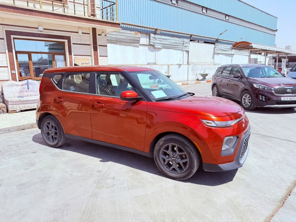 السلام عليكم
🚗 للبيع كيا صول Sمشمشي2021

اربيل رقم السيارة جديد بسم شركة تحول او وكالة موجود   ماشية 62الف mi

بدون حادث

مواصفات S معروفة 

تحكم ستيرن جهتين 

شاشة كبيرة كار بلاي

رادات امامي خلفي +جوانب 

مانع تزحلاق تحديد مسار قيادة ذاتية مود درايف 

مكينة 2000 دوش

السيارة جديدة بمعنى الكلمة 

السعر  130$ او بيهه مجال بيع فقط

مكان السيارة بغداد 

***********

